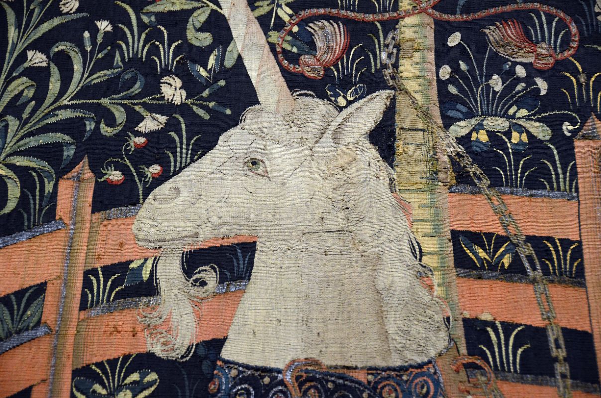 New York Cloisters 62 017 Unicorn Tapestries - The Unicorn in Captivity Close Up